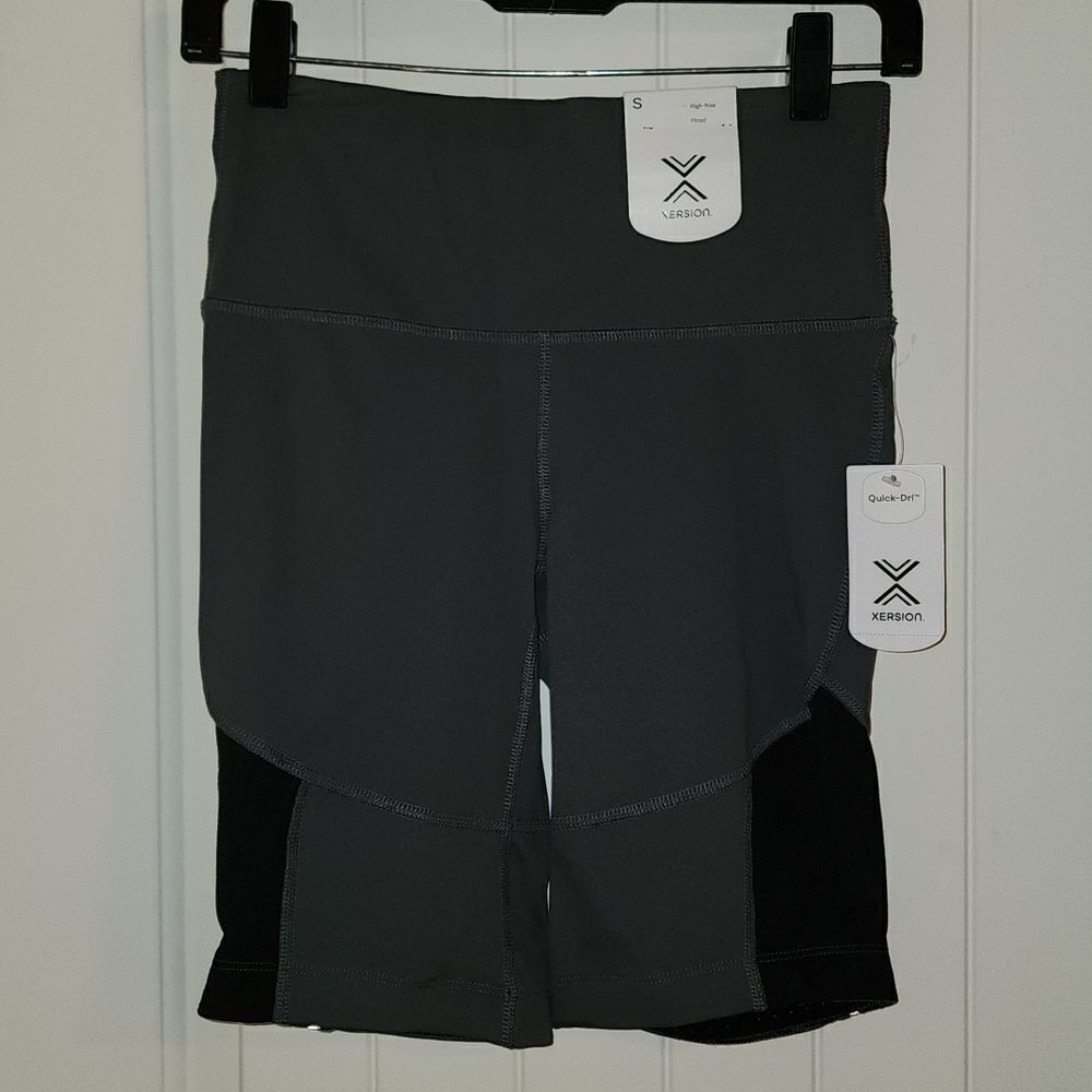 XERSION Workout Shorts in Black and Gray, Size Small